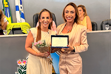 Na noite de ontem, 10 de março, a sócia e diretora de Relações Institucionais da Câmara Brasil Portugal no Ceará, Mabel de Carvalho, foi homenageada na Câmara Municipal de Fortaleza