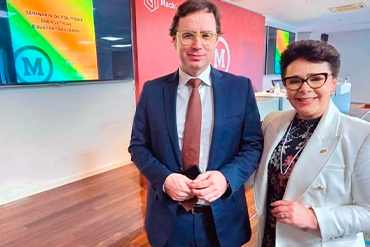 Fabíola Rocha esteve com o Presidente do Conselho de Administração da ADENE – Agência para a Energia de Portugal, Dr. Nelson Lage, no Seminário de Políticas Energéticas e Sustentabilidade