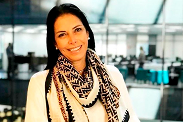 Ana Tena é homenageada no Money Talks, evento que destaca liderança feminina no mercado financeiro.