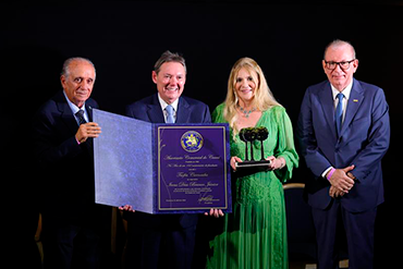 Ivens Dias Branco Júnior recebe Troféu Carnaúba