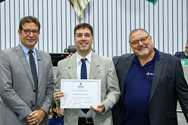 APSV Advogados é homenageado na Assembleia Legislativa do Ceará por seu apoio ao Movimento Saúde Mental em três décadas de atuação.